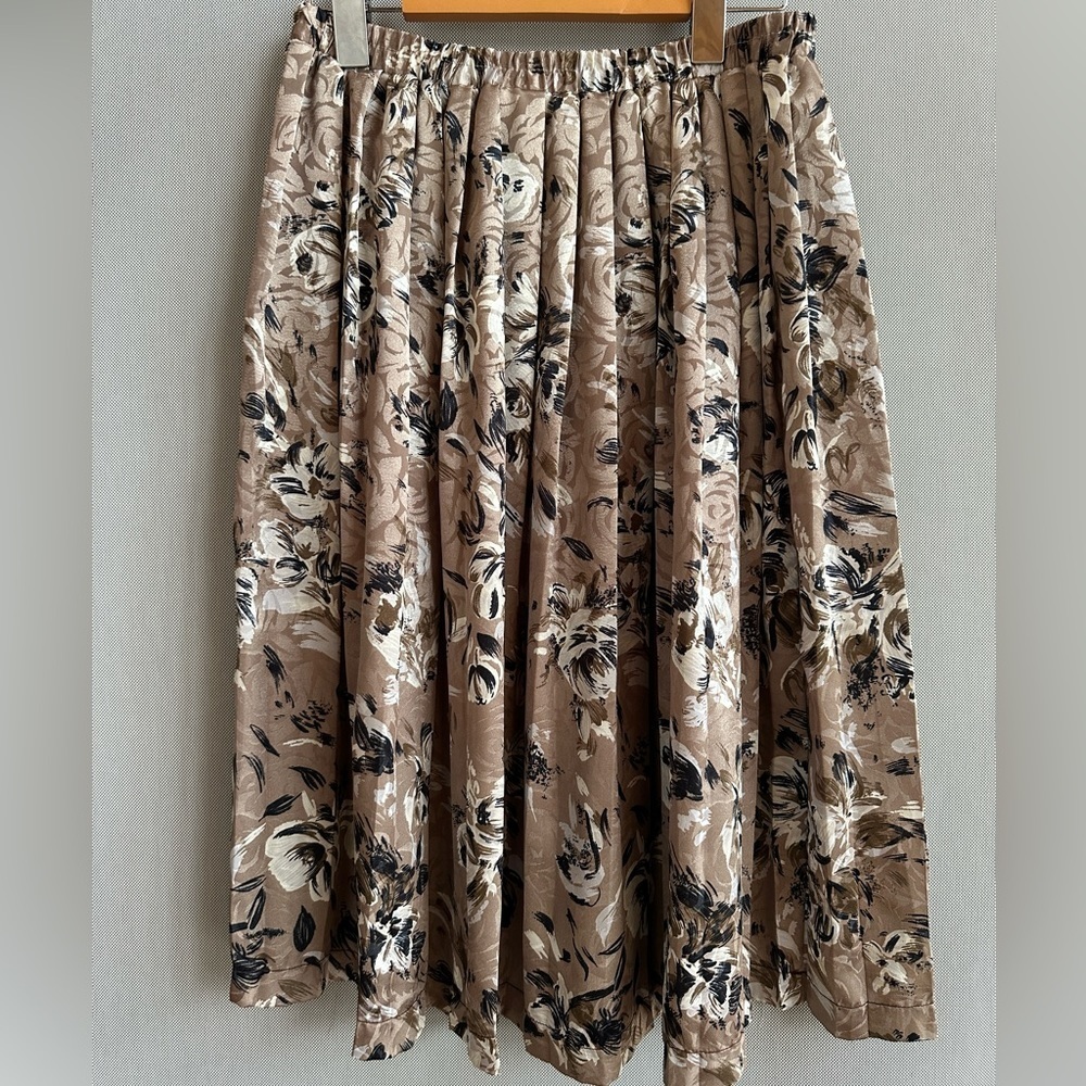 Vintage Made in Canada Floral Pleated Midi Skirt Satin Look Elastic Waist Size S